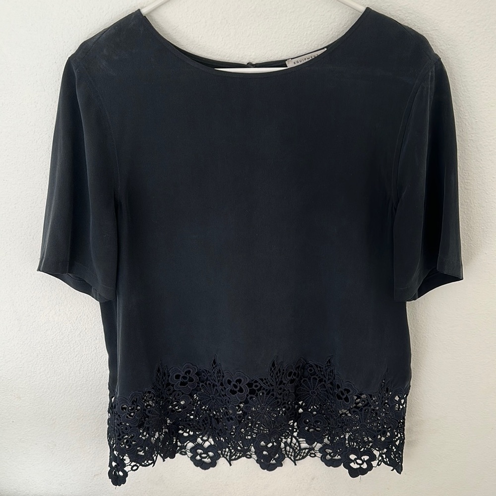 Equipment silk blouse w/ lace detailing